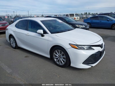 TOYOTA CAMRY 2018