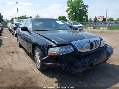LINCOLN TOWN CAR 2007