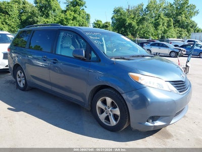 TOYOTA SIENNA 2014