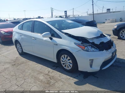 TOYOTA PRIUS PLUG-IN 2015
