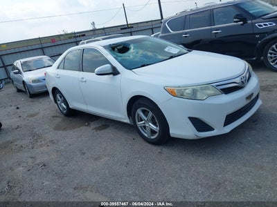 TOYOTA CAMRY 2012