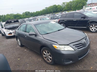 TOYOTA CAMRY 2011
