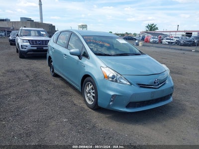 TOYOTA PRIUS V 2013