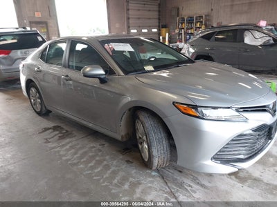 TOYOTA CAMRY 2018
