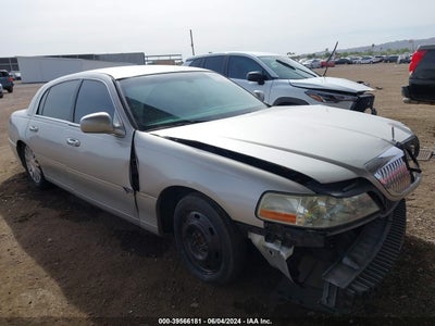 LINCOLN TOWN CAR 2003