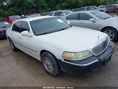 LINCOLN TOWN CAR 2003