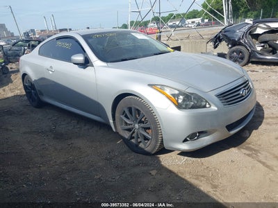 INFINITI JOURNEY 2011