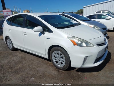 TOYOTA PRIUS V 2013