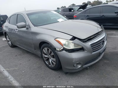 INFINITI M37 2013