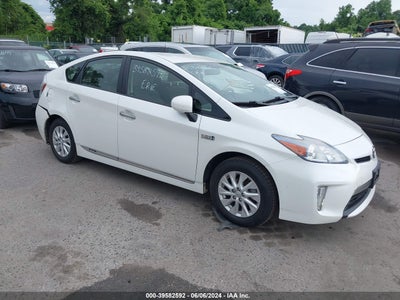 TOYOTA PRIUS PLUG-IN 2013