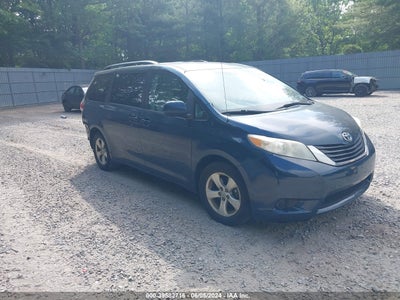 TOYOTA SIENNA 2011