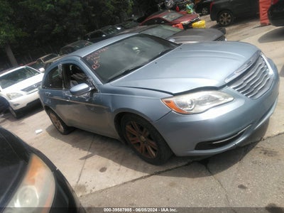 CHRYSLER 200 2013