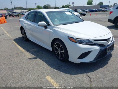 TOYOTA CAMRY 2018