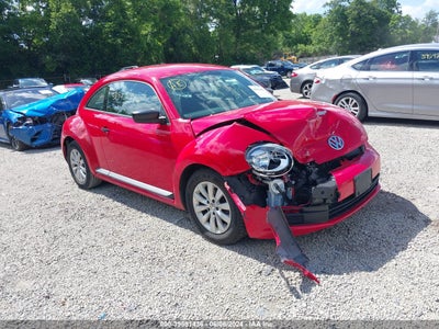 VOLKSWAGEN BEETLE 2013