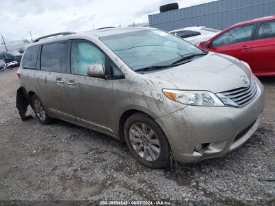 TOYOTA SIENNA 2015