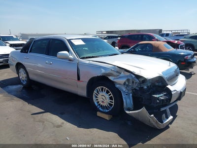 LINCOLN TOWN CAR 2011
