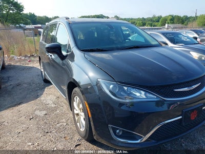CHRYSLER PACIFICA 2017