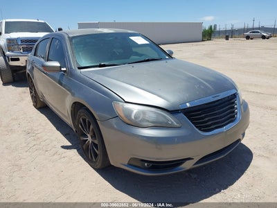 CHRYSLER 200 2013