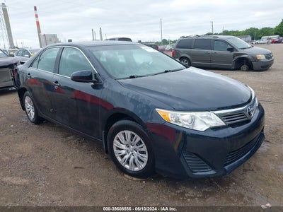 TOYOTA CAMRY 2012