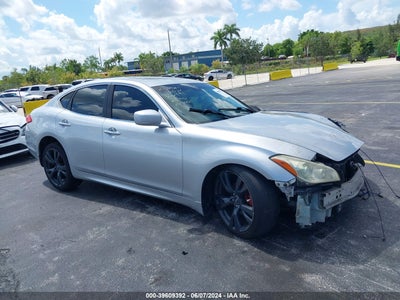 INFINITI M37 2011