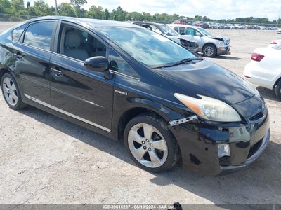 TOYOTA PRIUS V 2010