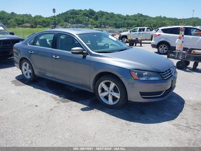 VOLKSWAGEN PASSAT 2013