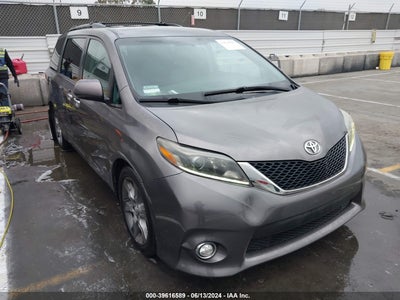 TOYOTA SIENNA 2015