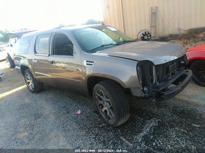 CADILLAC ESCALADE ESV 2013
