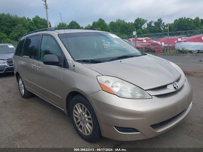 TOYOTA SIENNA 2008