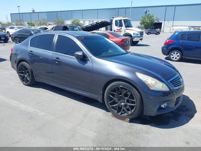 INFINITI JOURNEY 2010