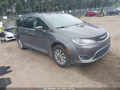 CHRYSLER PACIFICA 2017