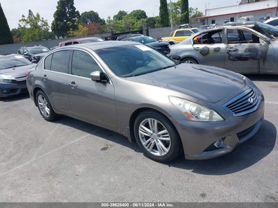 INFINITI JOURNEY 2010