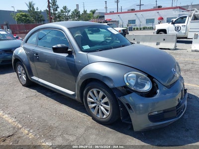 VOLKSWAGEN BEETLE 2013