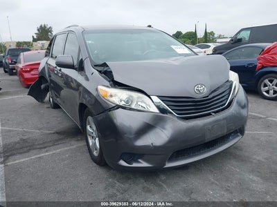 TOYOTA SIENNA 2011