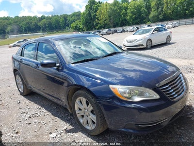 CHRYSLER 200 2013