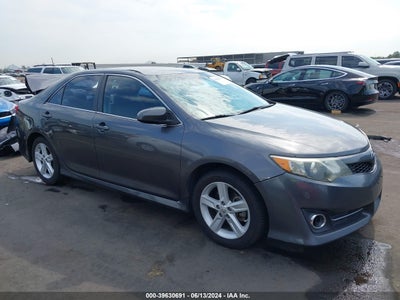 TOYOTA CAMRY 2014