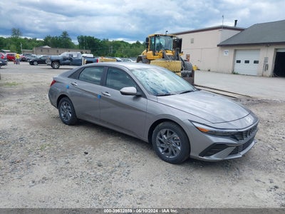 HYUNDAI ELANTRA HYBRID 2024