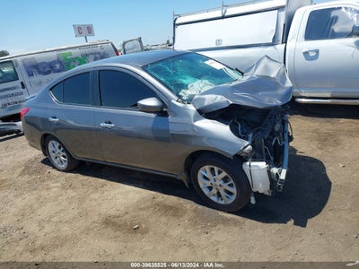 NISSAN VERSA 2017