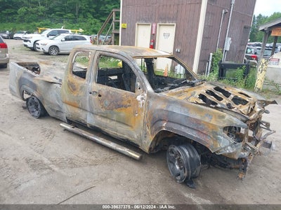 TOYOTA TACOMA 2017