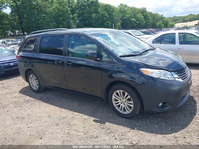 TOYOTA SIENNA 2017