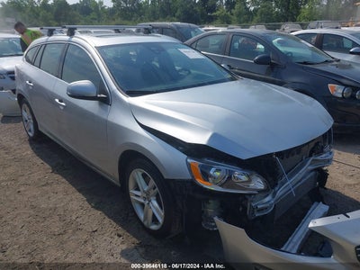 VOLVO V60 2015