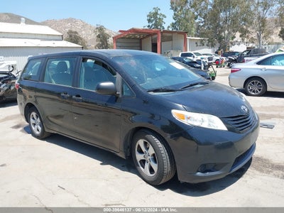TOYOTA SIENNA 2015