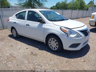 NISSAN VERSA 2015