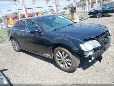 CHRYSLER 300 2015