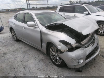 INFINITI M37 2013
