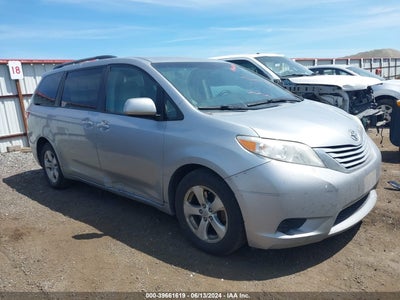 TOYOTA SIENNA 2017