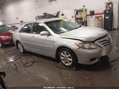 TOYOTA CAMRY 2011