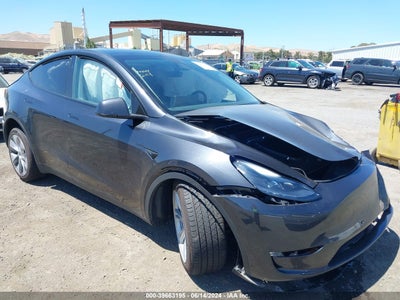 TESLA MODEL Y 2024