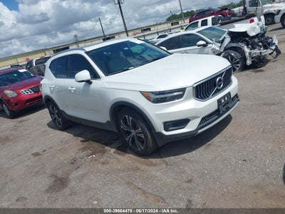 VOLVO XC40 2021