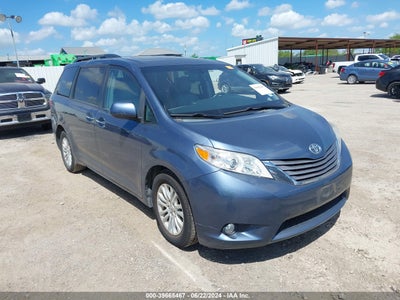 TOYOTA SIENNA 2015